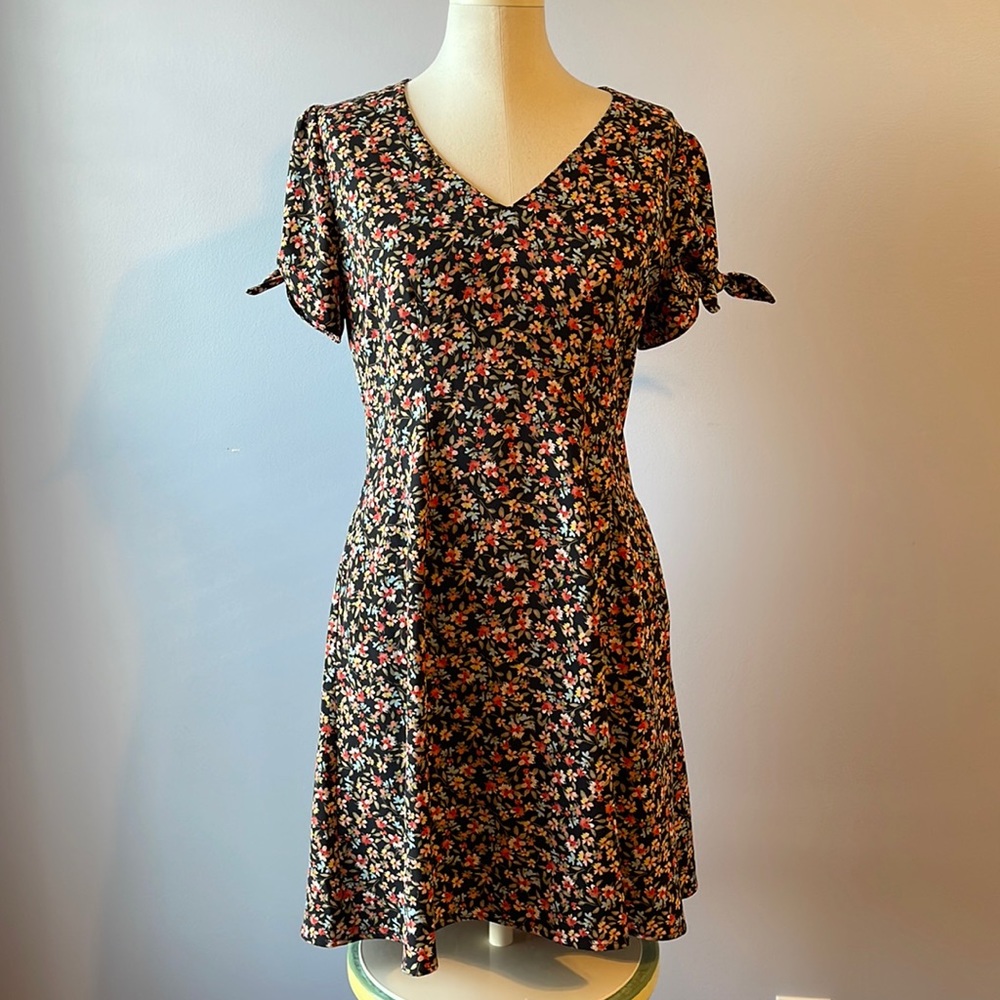 LOFT BEAUTIFUL FLORAL DRESS